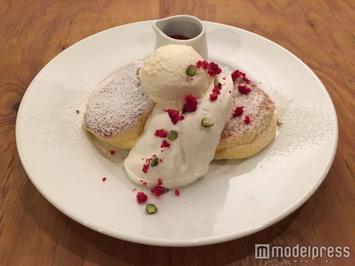 「幸せのパンケーキ」吉祥寺に東京3号店 チョコ×フランボワーズの限定メニューも