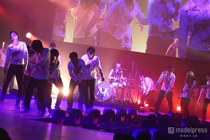 ゾンビ達がランウェイを占拠