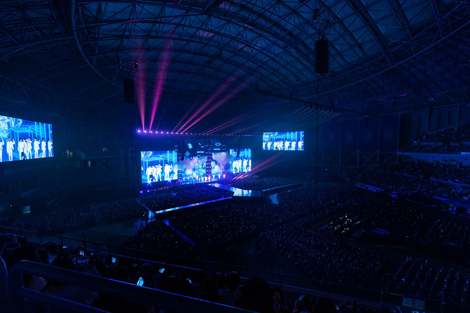 「2023 ZEROBASEONE FAN-CON」（C）WAKEONE