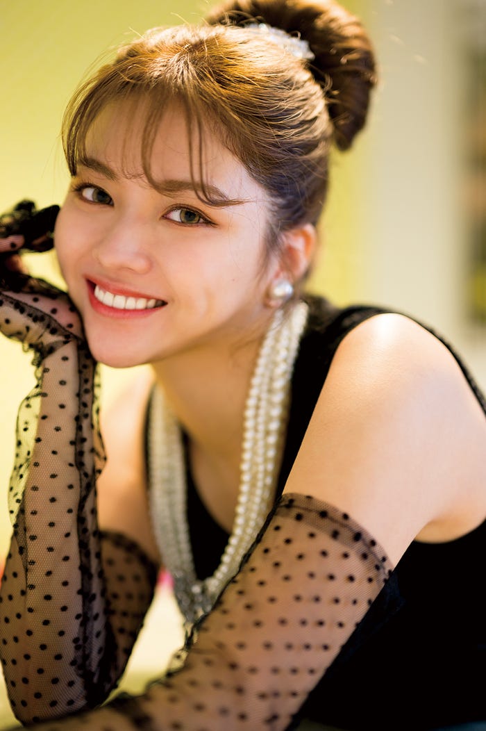 徳本夏恵(なちょす)1st写真集『おとなちょ。』(2月22日発売)より(C)Hidekazu Maiyama (C)Futabasha Publishers Ltd.2023