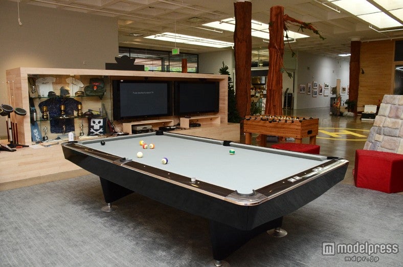 ビリヤードやゲームを楽しめるリフレッシュスペースもある