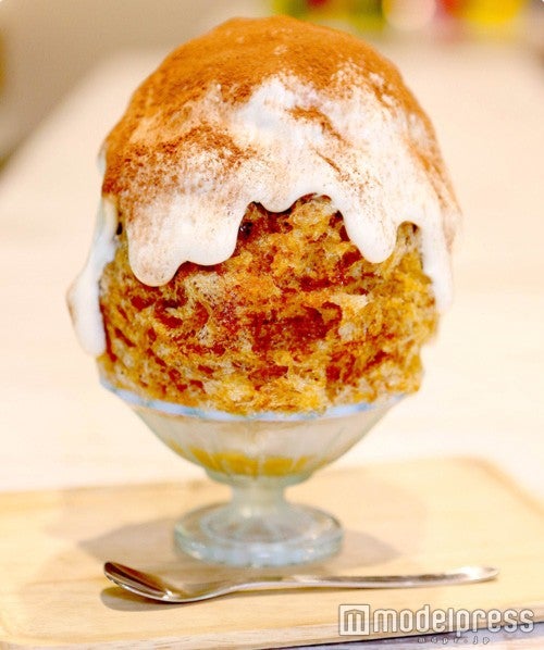 ティラミス900円（税込）／画像提供：ブンブンブラウカフェウィズビーハイブ