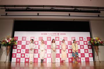 「ギャル感も抜けた」男子3人の綺麗ママになった元JKカリスマ 37歳の姿に驚き「仕事と両立すごい」「綺麗だな」「男児3人すげー」 【ベストマザー賞】