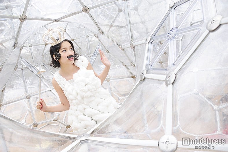 能年玲奈／フォトブック「能年玲奈1stフォトブック『ぐりぐりぐるみ』」（東京ニュース通信社）より