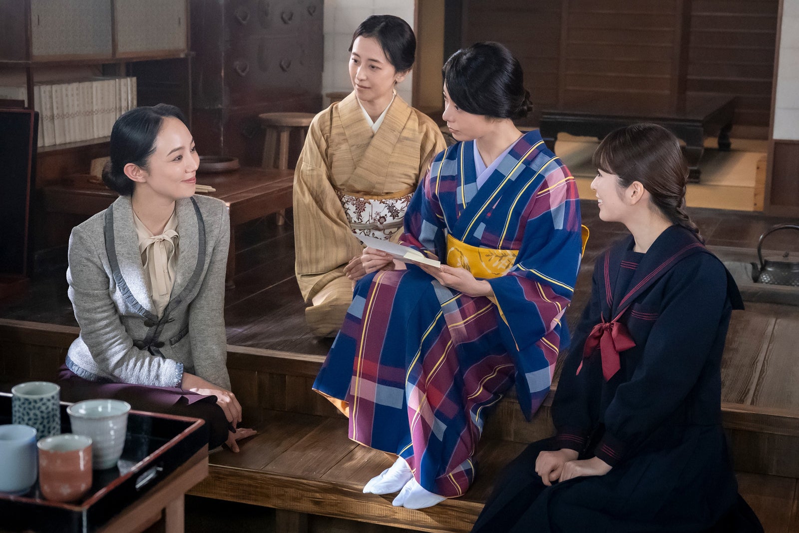 咲妃みゆ、紺野まひる、森カンナ、小川彩「波うららかに、めおと日和」第1話（C）フジテレビ