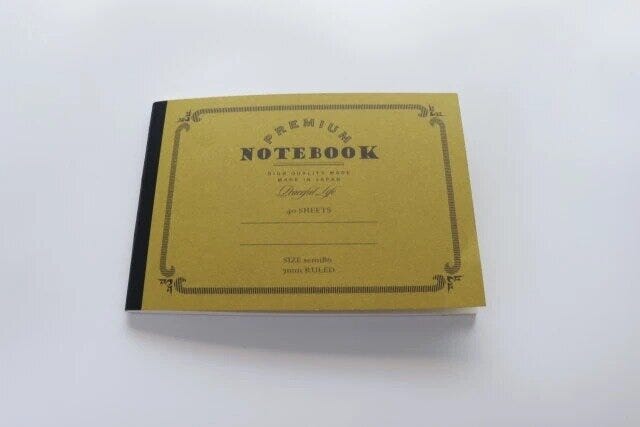 ダイソー B6横型ノート(40枚、A罫、プレミアムシリーズ、ストロー) ダイソー B6横型ノート(40枚、A罫、プレミアムシリーズ、ストロー)