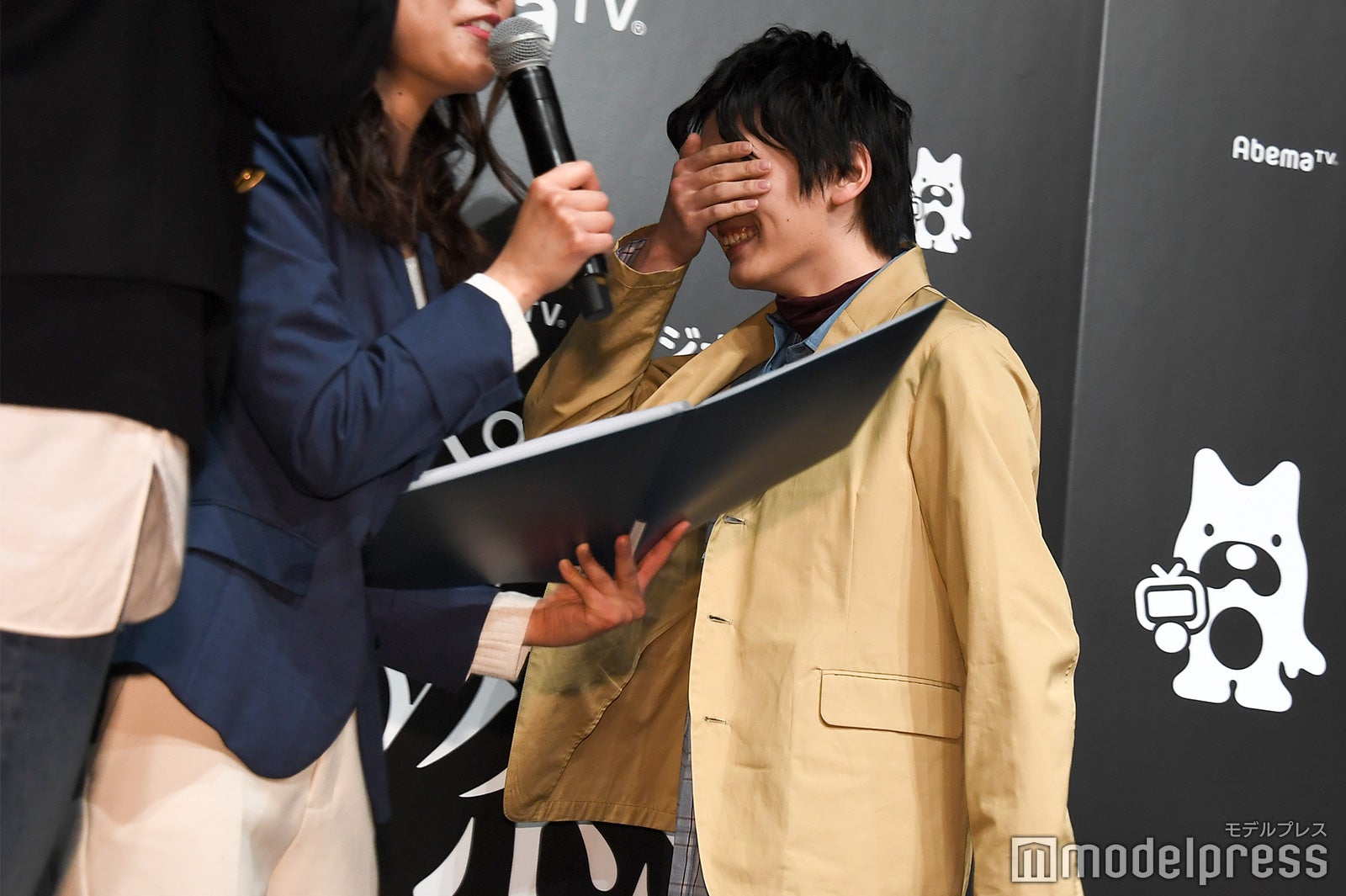 濱田龍臣、胸キュンシーン実演で照れ （C）モデルプレス