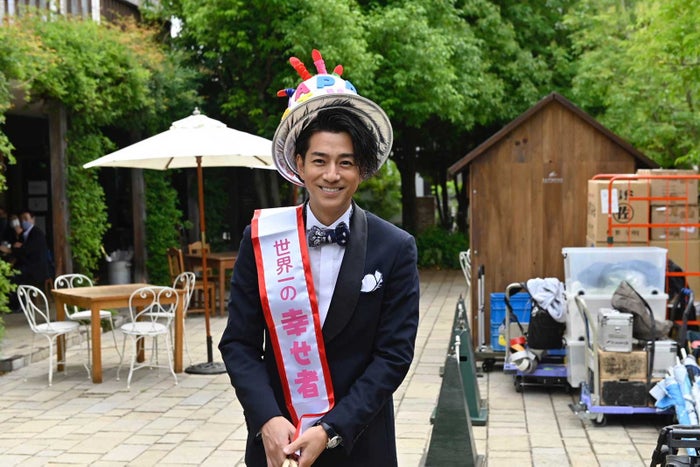 三浦翔平の誕生日を松坂桃李 井浦新らサプライズ祝福 共演者直筆メッセージに 今読むと泣いちゃう あのときキスしておけば モデルプレス 三浦翔平の誕生日を松坂桃李 井浦新らサプライズ祝福 共演者直筆メッセージに 今読むと泣いちゃう あのときキスしておけば モデルプレス