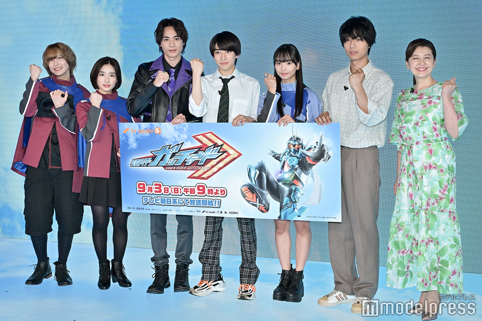 （左から）富園力也、安倍乙、藤林泰也、本島純政、松本麗世、熊木陸斗、南野陽子（C）モデルプレス