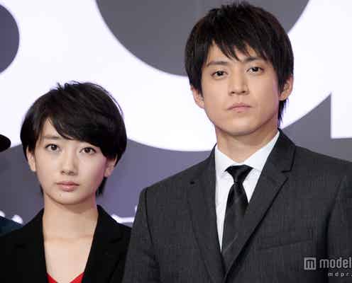 小栗旬、モデル波瑠の素顔を明かす「夜10時を過ぎると…」