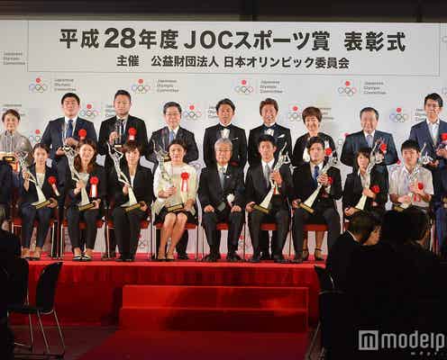 伊調馨選手ら、栄えある授賞でメッセージ「本当に必要です」 小池百合子東京都知事も駆けつける<平成28年度JOCスポーツ賞>