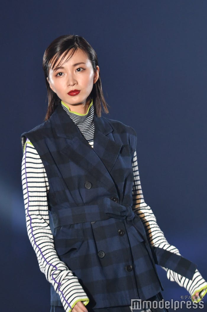 岡崎紗絵(C)モデルプレス