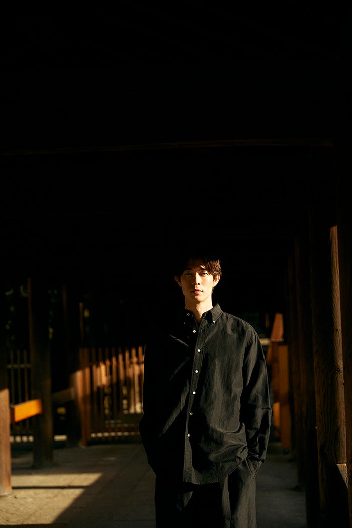 宮沢氷魚(C)MEN’S NON-NO 宮沢氷魚 1st 写真集(タイトル未定)未収録アザーカット/集英社 撮影/尾身沙紀(io)