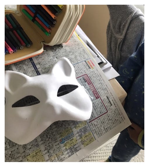 色付け前のお面/市川海老蔵オフィシャルブログ(Ameba)より