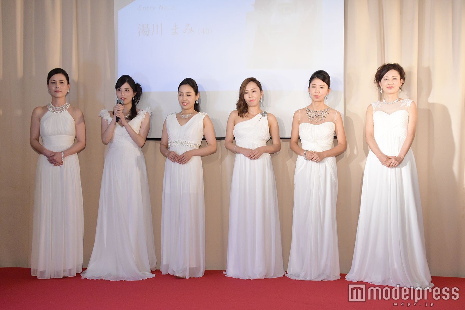 “日本一美しい夫人”を決めるミセスコンテストの様子（C）モデルプレス