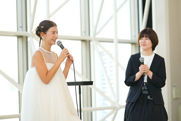 (左)スザンヌ(提供写真)