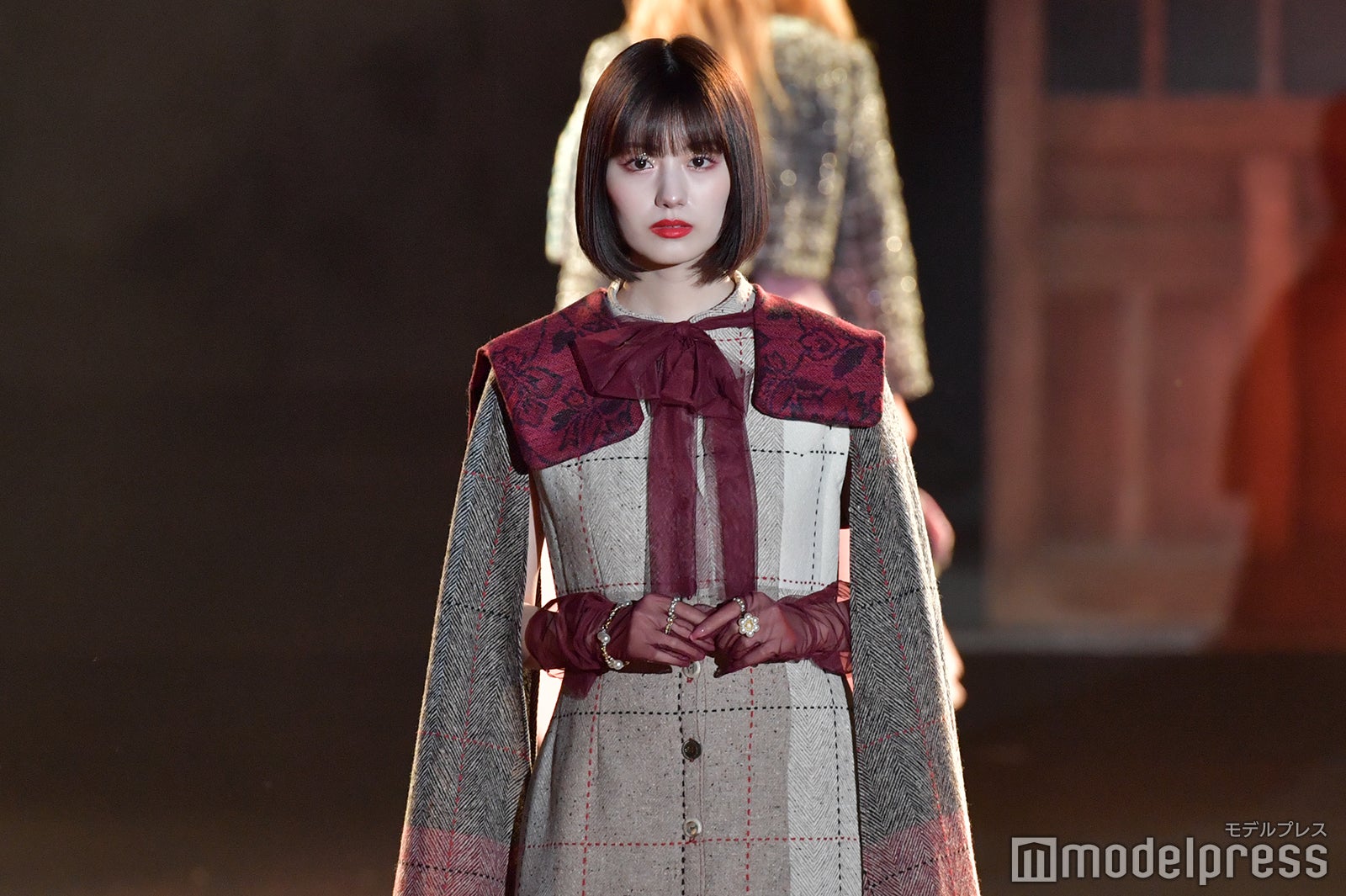 鶴嶋乃愛、ノースリワンピからほっそり二の腕披露 ドーリーな雰囲気漂う＜BISHU COLLECTION＞