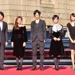 （左から）大谷健太郎監督、優香、水嶋ヒロ、剛力彩芽、山本美月