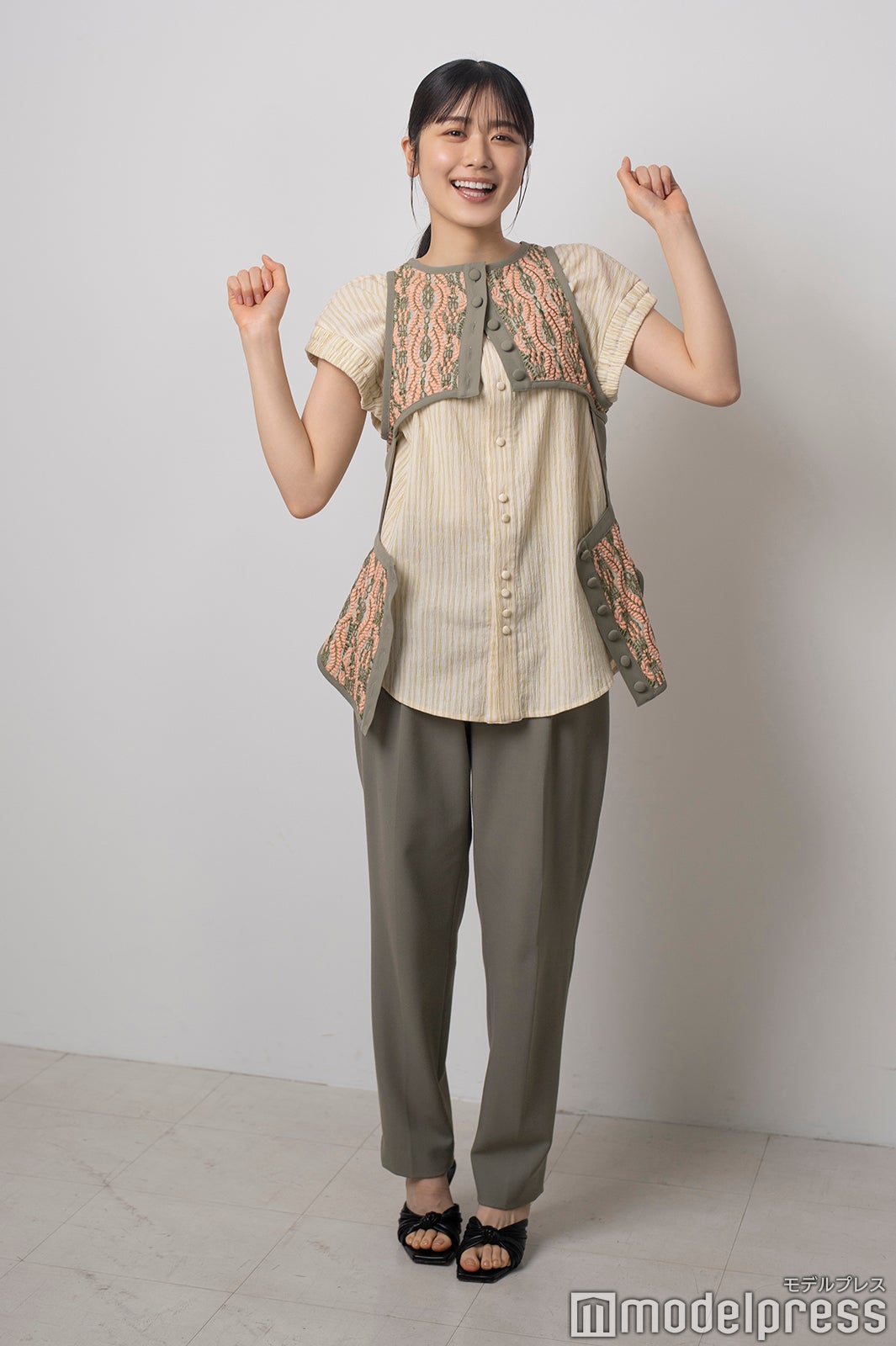 丹生明里（C）モデルプレス