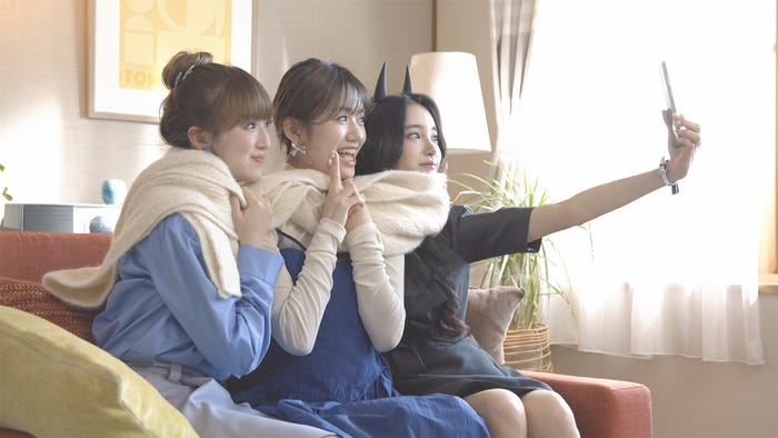 ME:I新CMメイキングカット(提供写真)