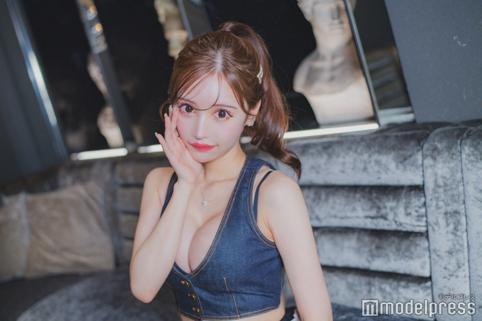 【#影響力が増すキャバ嬢】芸能界への夢諦め上京、絶望の淵で救われたライブ配信 両立する中でさらなる高み目指す──東京・六本木「FABRIC LOUNGE TOKYO」櫻りおん