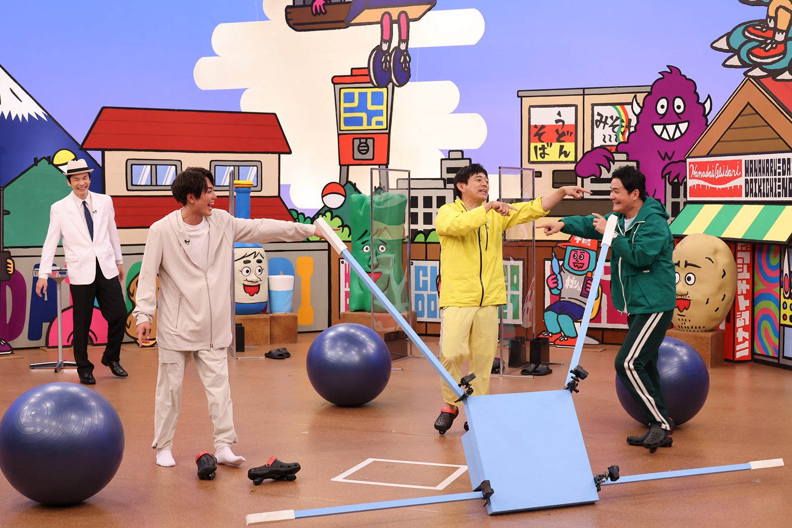 濱家隆一、間宮祥太朗、博多華丸、ノブ （C）カンテレ