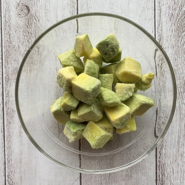 カットアボカド画像