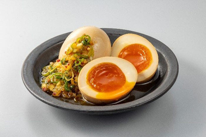 やみつき香味ダレのとろっと韓国風味煮たまご(税込354.24円)/提供画像