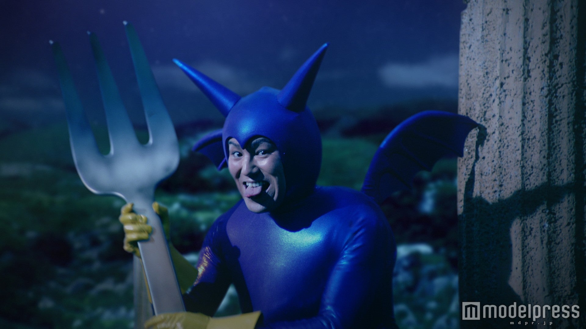 狩野英孝（C）2015，2016 ARMOR PROJECT／BIRD STUDIO／SQUARE ENIX All Rights Reserved. 