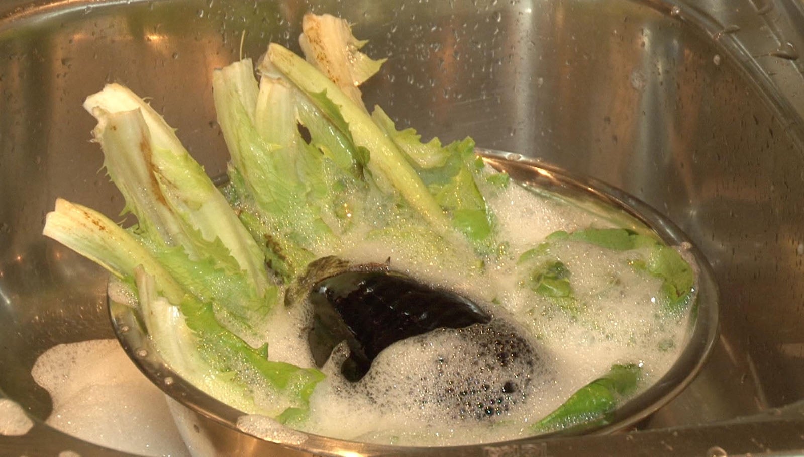 食べ物は全て洗う？驚きの生活が明らかに