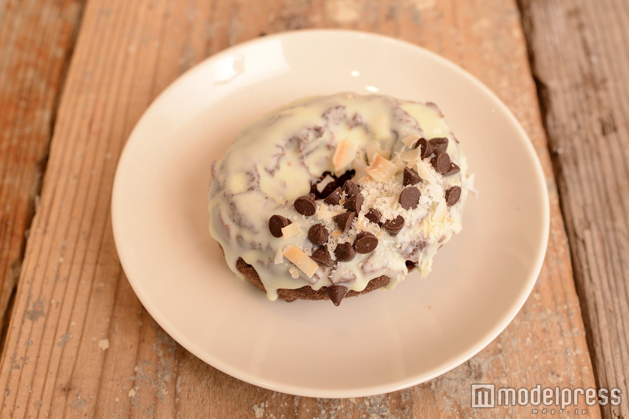 ココナッツ チョコケーキ￥250（C）モデルプレス