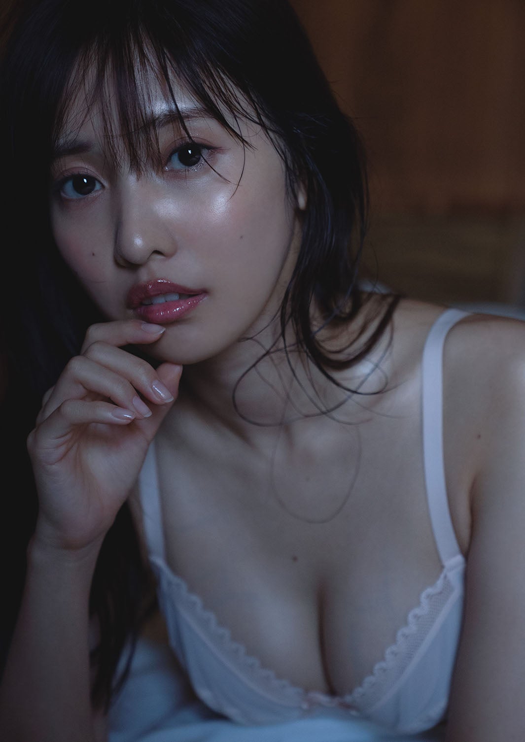 佐野ひなこ 過去最高に磨きのかかった美ボディ 1年ぶり写真集で 神のプロポーション 完成 モデルプレス