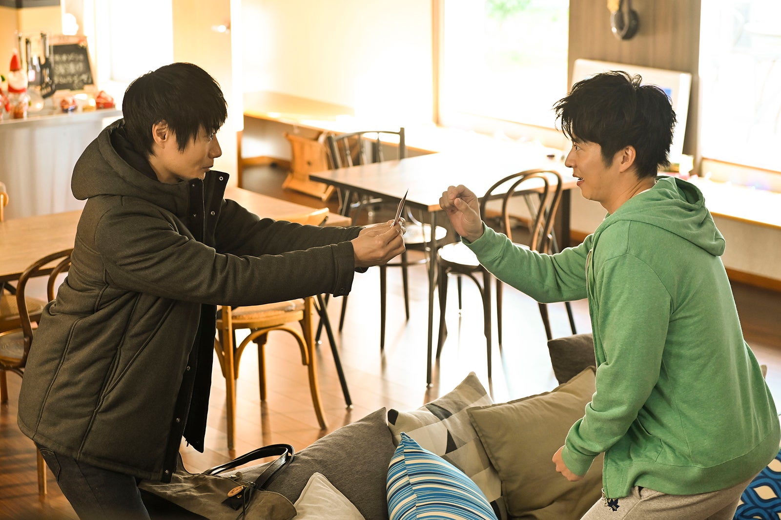 戸次重幸、田中圭／「おっさんずラブ-in the sky-」第6話より（C）テレビ朝日