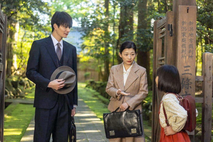 岡田将生、伊藤沙莉、竹澤咲子「虎に翼」第85話(C)NHK