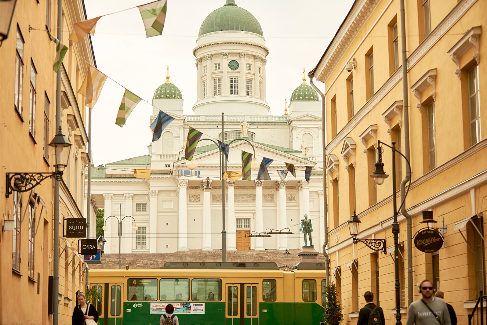 （C）2019映画「雪の華」製作委員会