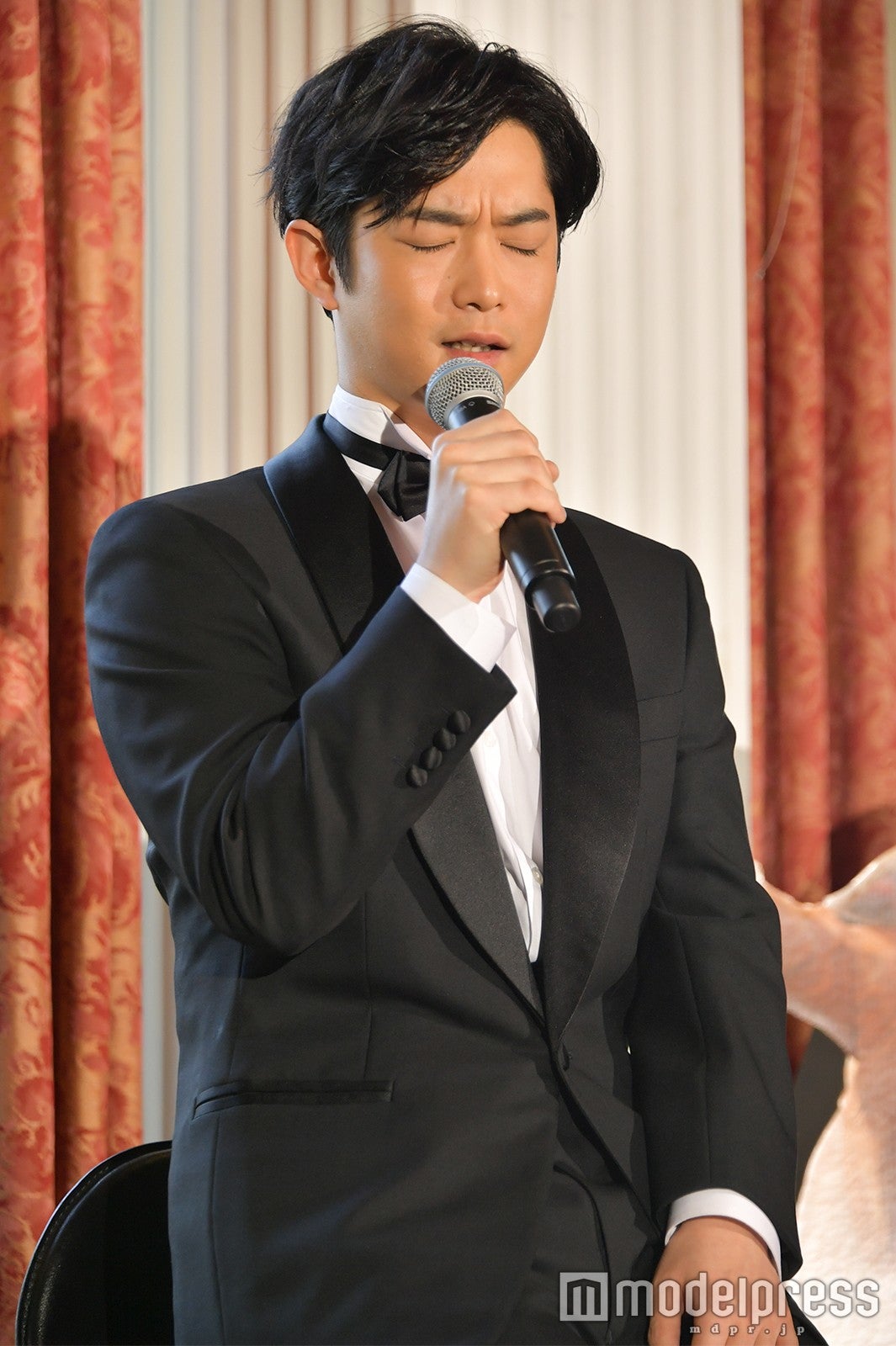 表情豊かな千葉雄大「もう何個扉があるのか…」 （C）モデルプレス