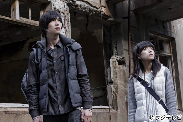 福士蒼汰、芳根京子(C)フジテレビ
