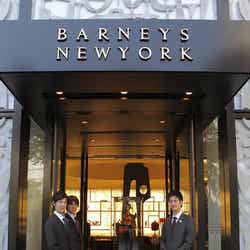 日本全国のバーニーズから精鋭のドアマン※写真は福岡店のもので、イメージです