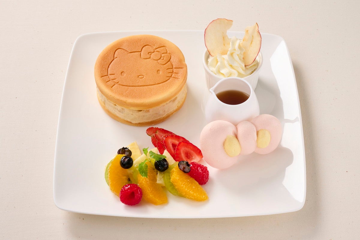 ハローキティのパンケーキ￥2,100（提供画像）