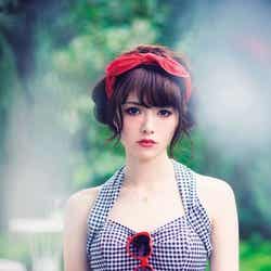 白石麻衣(乃木坂46)/「LARME」004誌面より