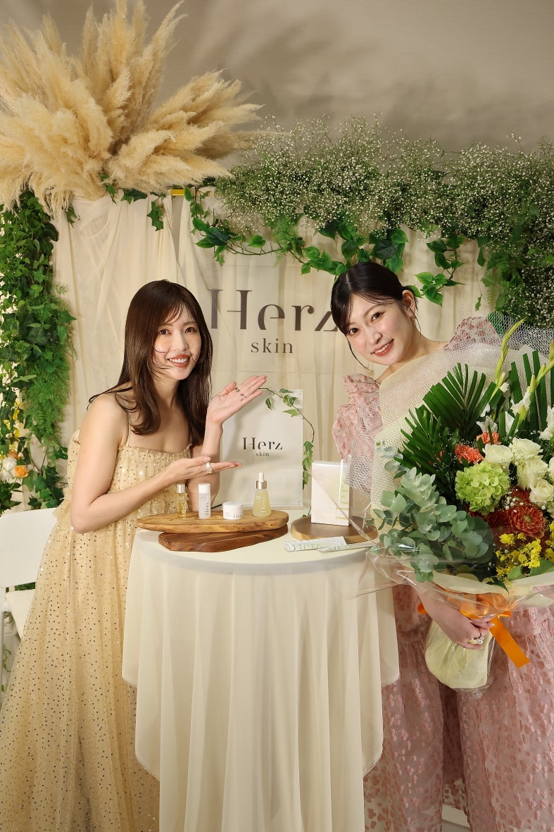 舟山久美子、吉田朱里／写真：Ayami（提供写真）