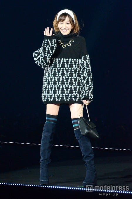 ブーツ&ソックスで作る「絶対領域」で小悪魔な魅力をプラス/モデル:藤井リナ