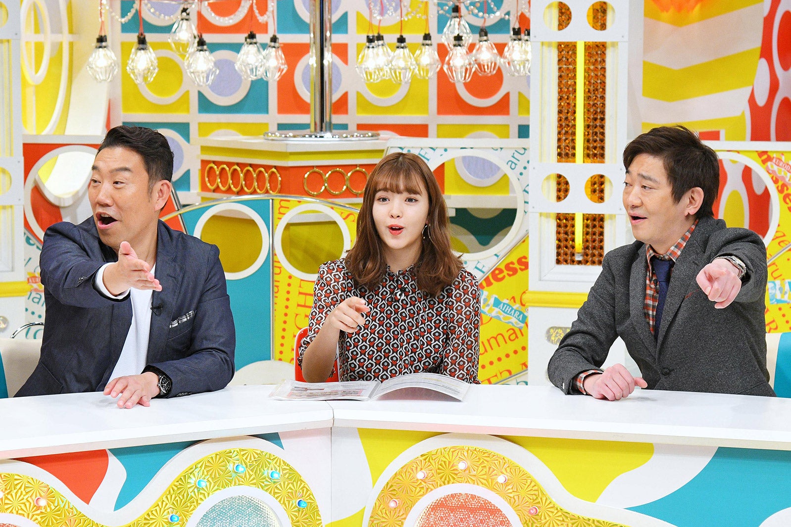 （左から）あいはら雅一、藤田ニコル、黒田有（画像提供：MBS）