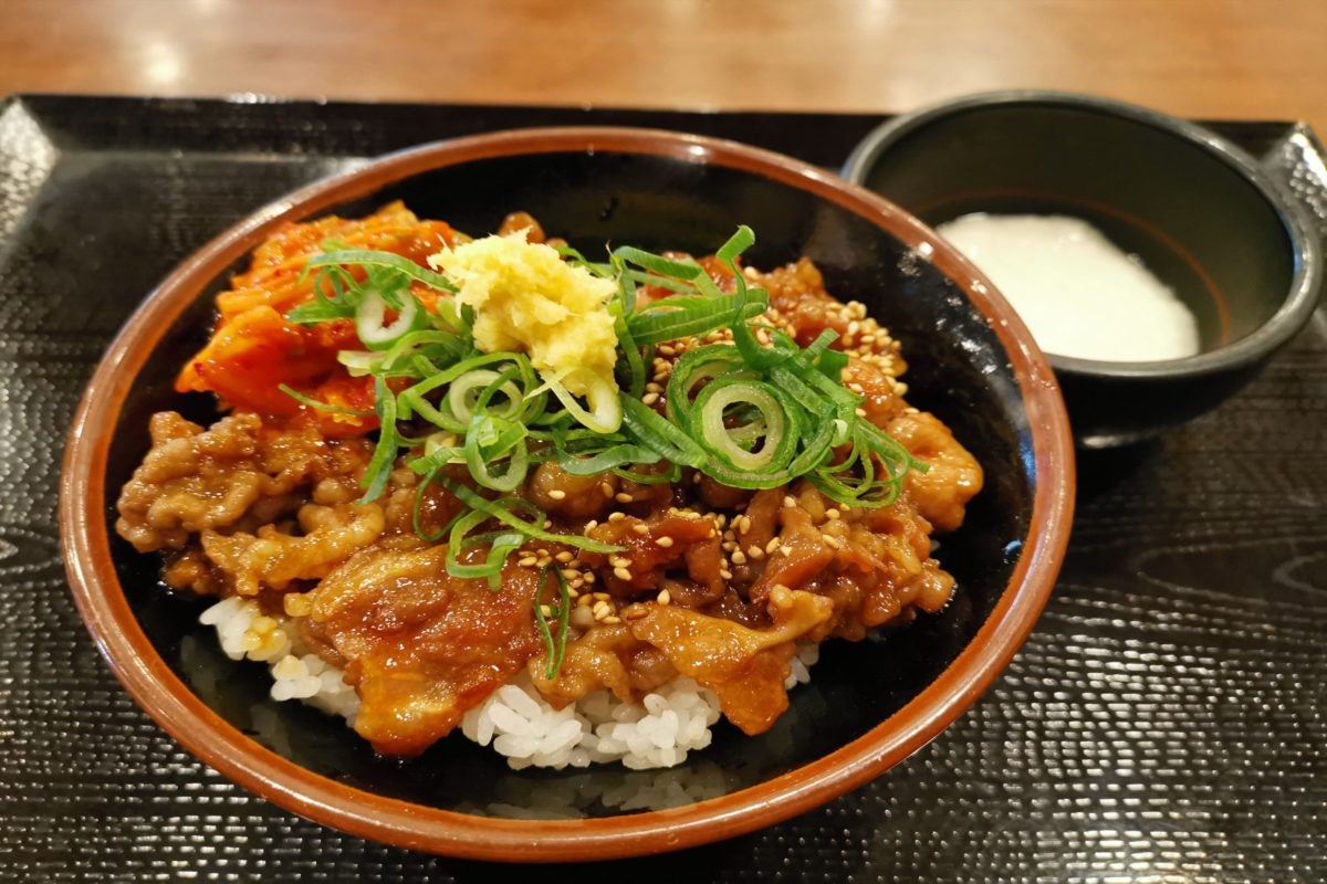 丸亀製麺マニアが注目のメニューにない 焼肉丼 が激ウマ 1杯を3度楽しむ方法 モデルプレス