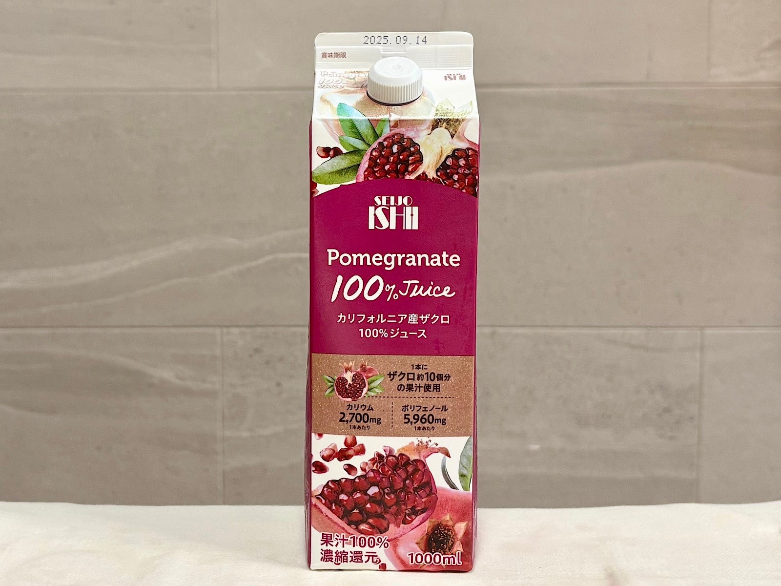 「成城石井 カリフォルニア産ザクロ100%ジュース 1000ml」 1242円(税込)