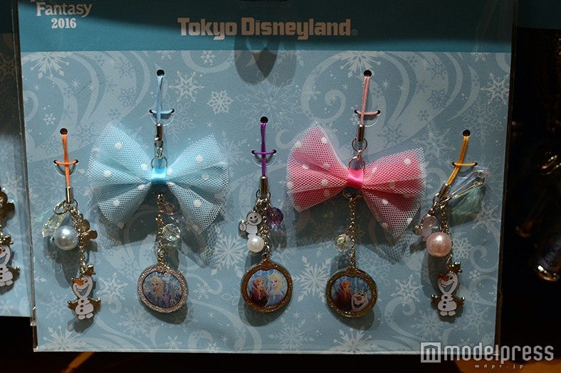 ストラップセット￥2400（C）モデルプレス