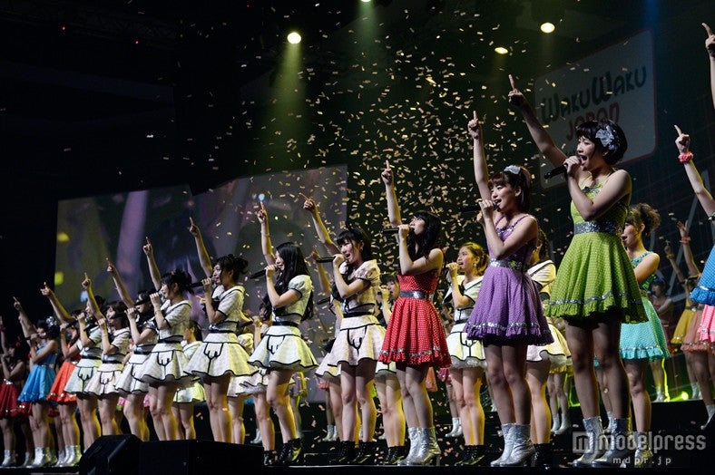 ステージの様子（C）AKS／（C）JKT48 Project