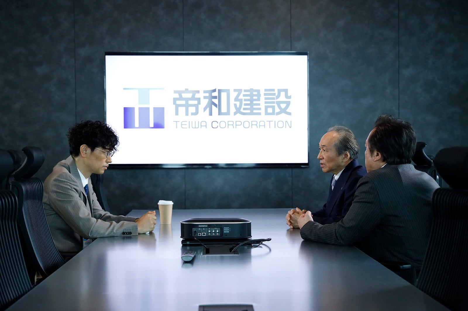 斎藤工、小日向文世、岩谷健司「Believe ―君にかける橋―」第3話（C）テレビ朝日