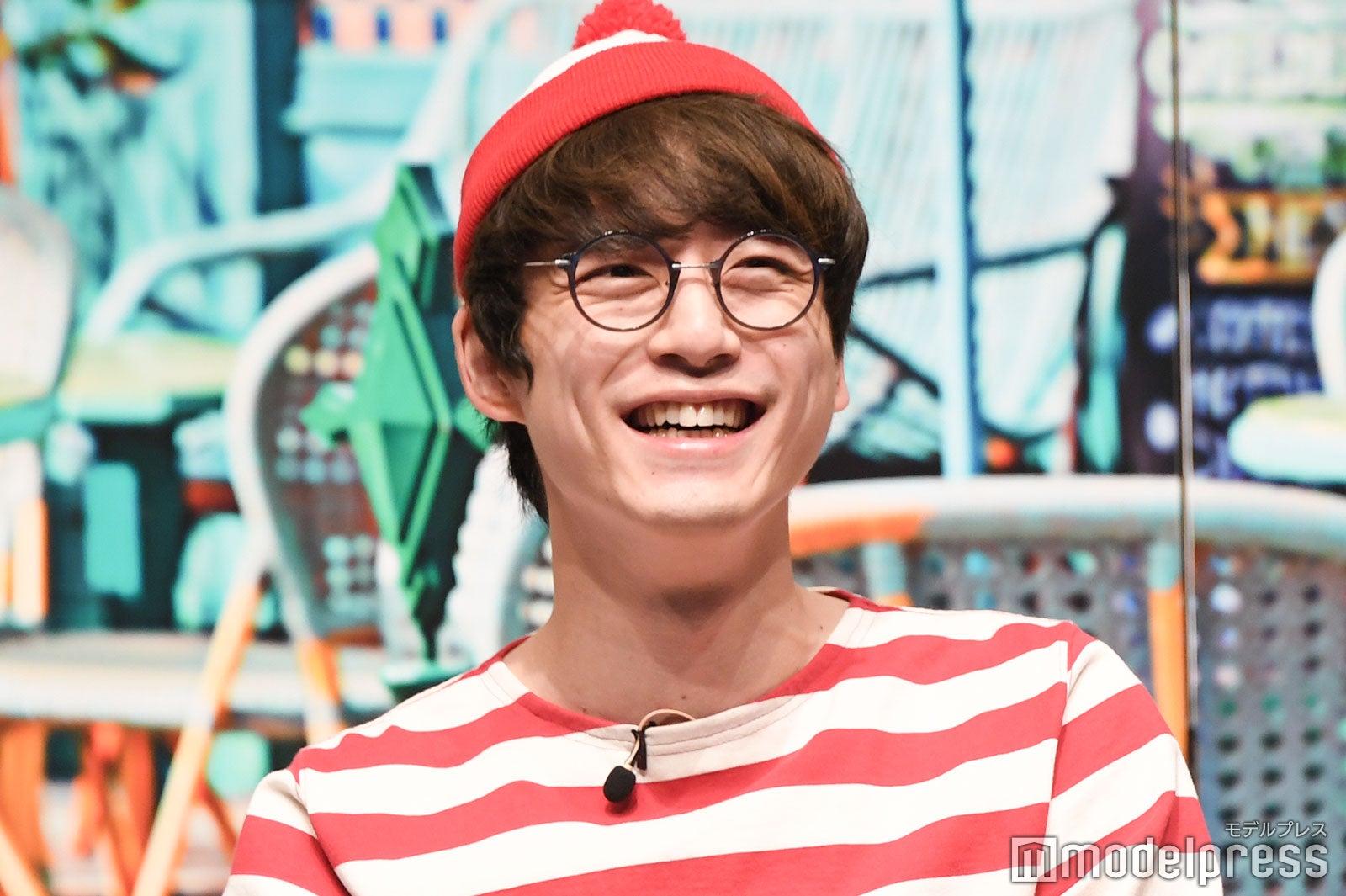 坂口健太郎、舞台裏での“優しい気遣い”明かされ照れ笑い ウォーリー姿で絵本から登場