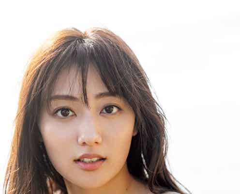 奥山かずさ、ふんわりバストにドキッ S字ライン際立つ